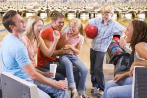 Tag med familien til bownling