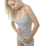 Pige med mavesmerter grundet irritabel tyktarm og tarmproblemer - LOW FODMAP